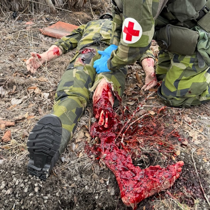 Manichino a peso reale iperrealistico Rescue Manikin Pro Military