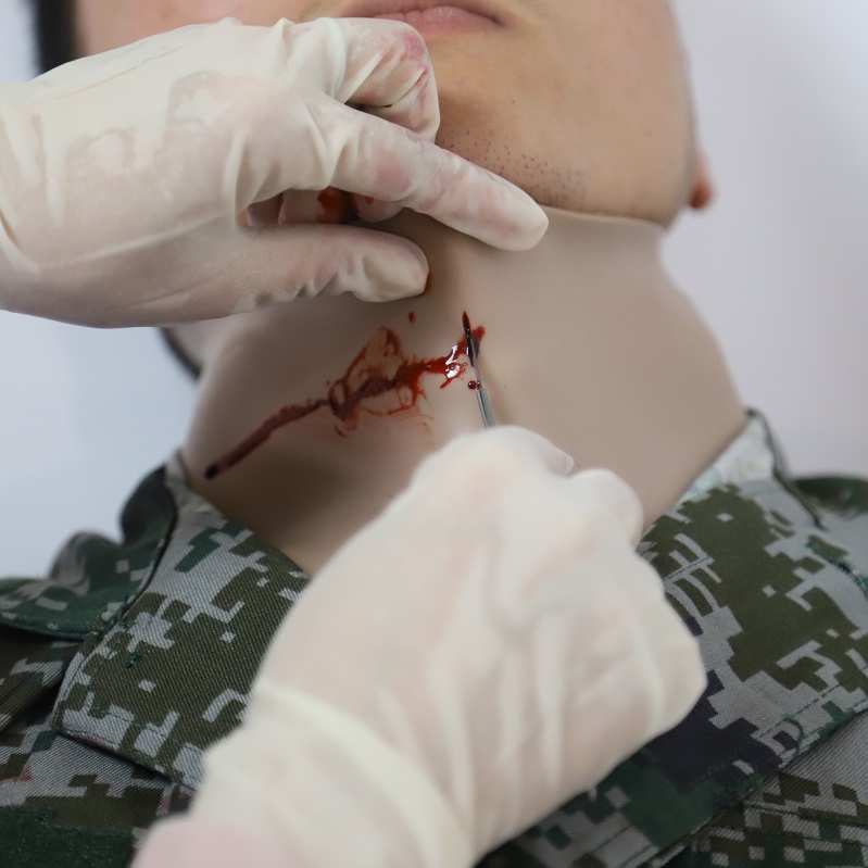 Simulatore Medico Indossabile per addestramento alla Cricotiroidotomia